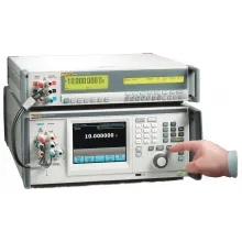 Высокопроизводительный многофункциональный калибратор Fluke 5730A 230 фото