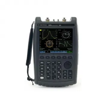 Портативный комбинированный СВЧ анализатор FieldFox Keysight N9928A фото 2